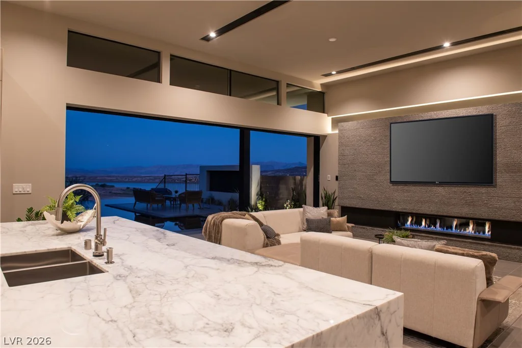 176 Still Shores, Henderson, NV 89011