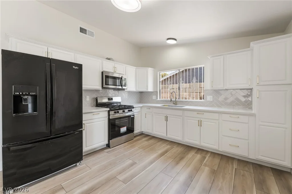 3926 Arizona, Las Vegas, NV 89104
