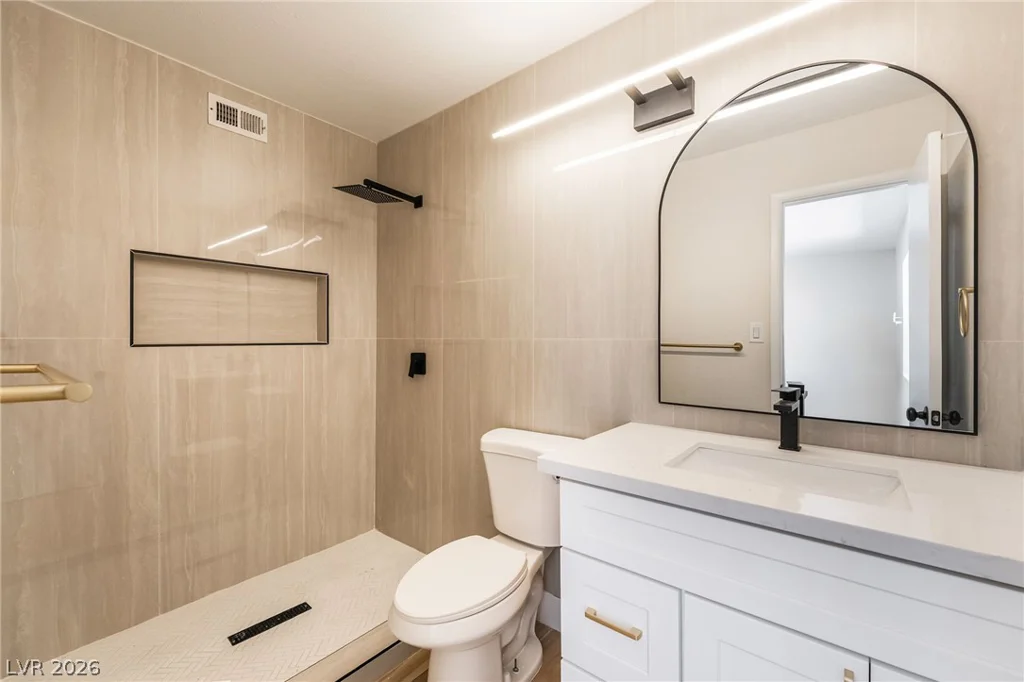 3926 Arizona, Las Vegas, NV 89104