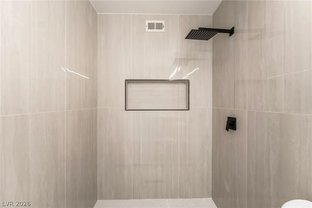 3926 Arizona, Las Vegas, NV 89104