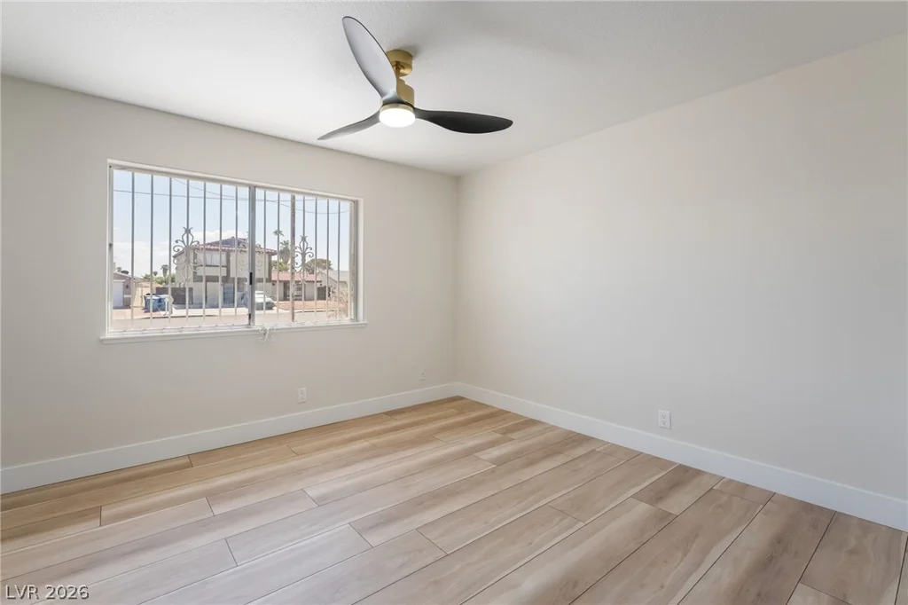 3926 Arizona, Las Vegas, NV 89104