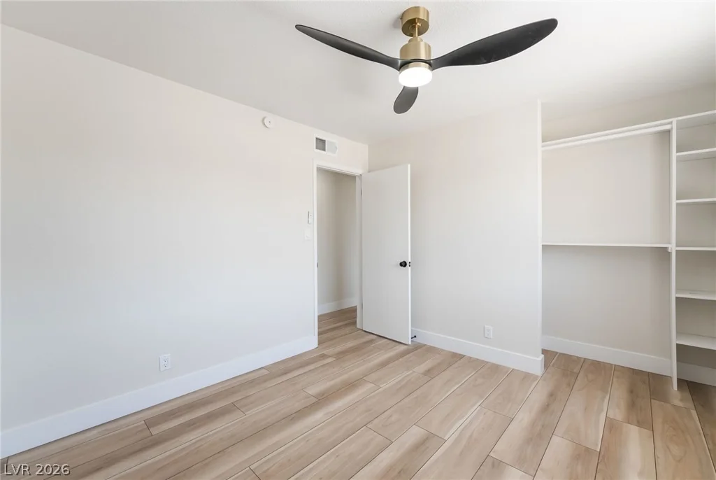 3926 Arizona, Las Vegas, NV 89104