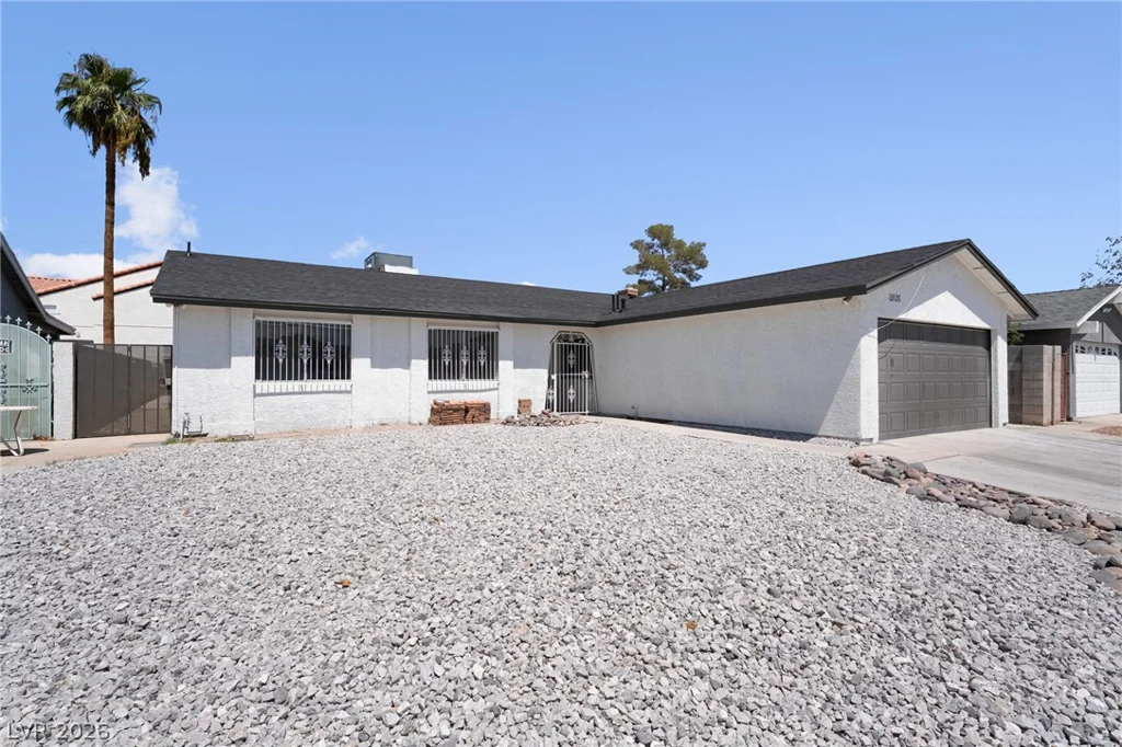 3926 Arizona, Las Vegas, NV 89104
