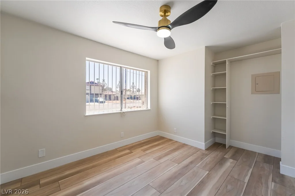 3926 Arizona, Las Vegas, NV 89104