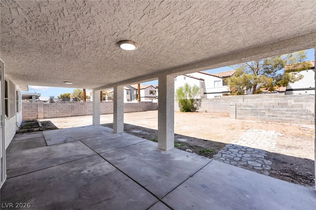 3926 Arizona, Las Vegas, NV 89104