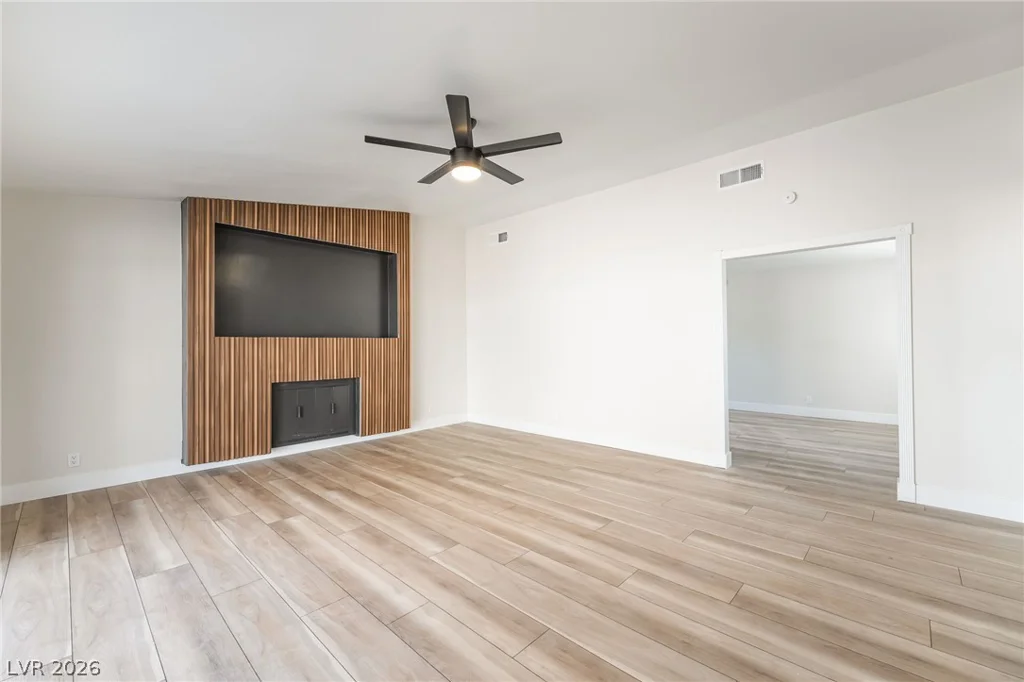 3926 Arizona, Las Vegas, NV 89104