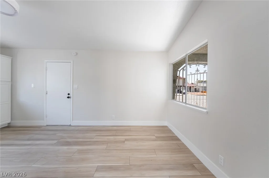 3926 Arizona, Las Vegas, NV 89104