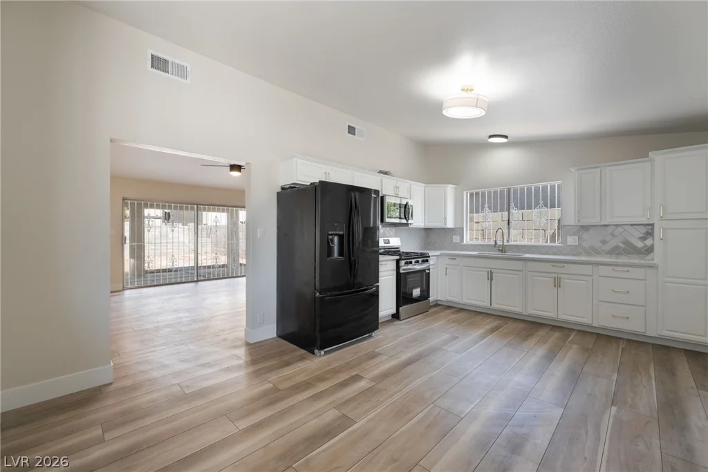 3926 Arizona, Las Vegas, NV 89104