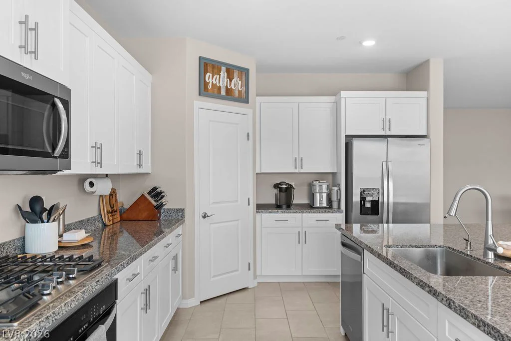 383 Winter Dove, Henderson, NV 89011