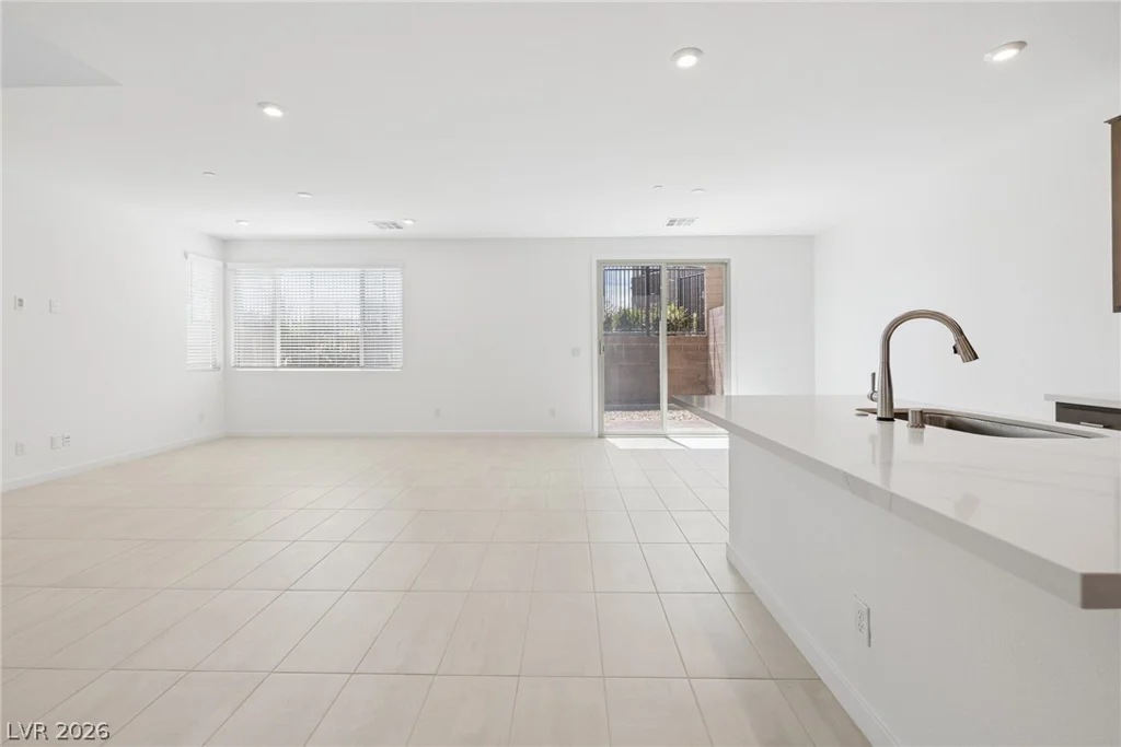 11965 Angle Cliff, Las Vegas, NV 89138