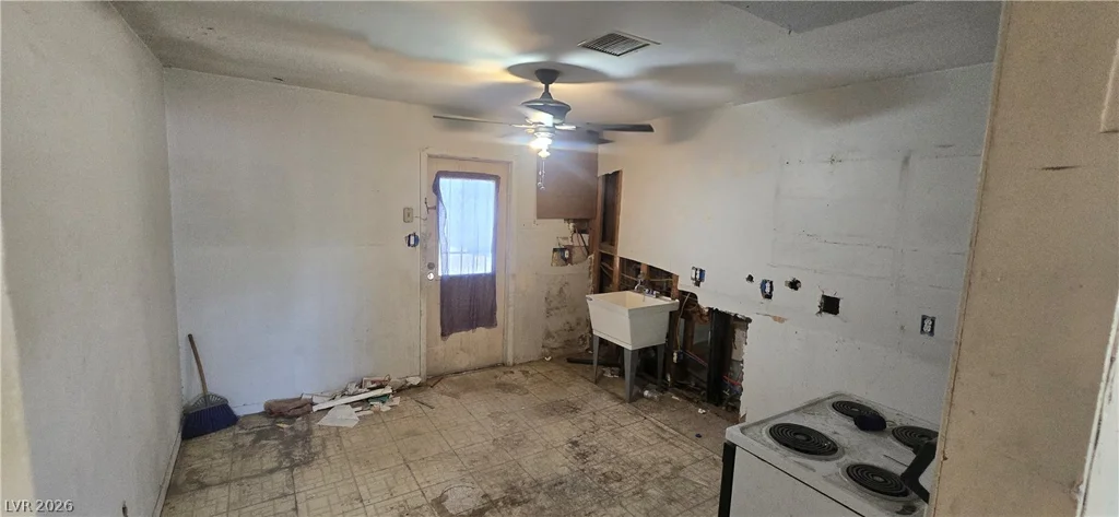 2320 Crawford, North Las Vegas, NV 89030