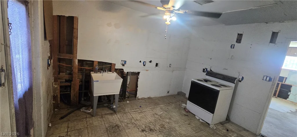 2320 Crawford, North Las Vegas, NV 89030