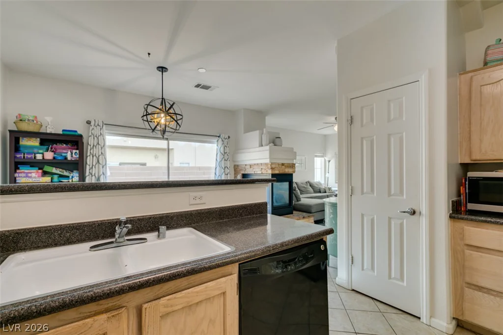 6532 Angel Mountain, Las Vegas, NV 89130