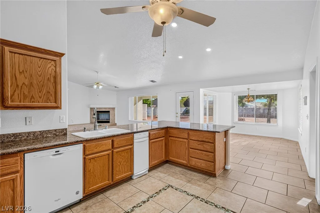 5241 Graystone, Pahrump, NV 89061