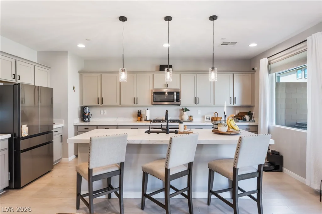 10400 Sadie Blake, Las Vegas, NV 89166