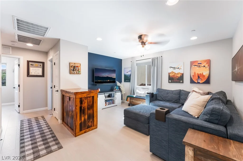 10400 Sadie Blake, Las Vegas, NV 89166