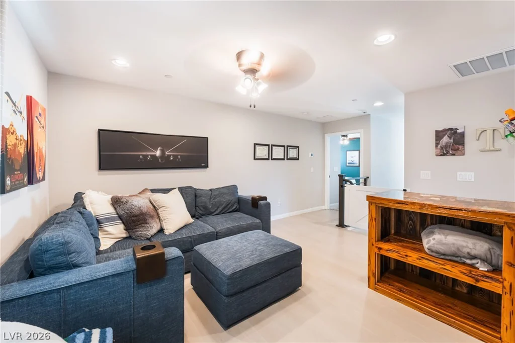 10400 Sadie Blake, Las Vegas, NV 89166