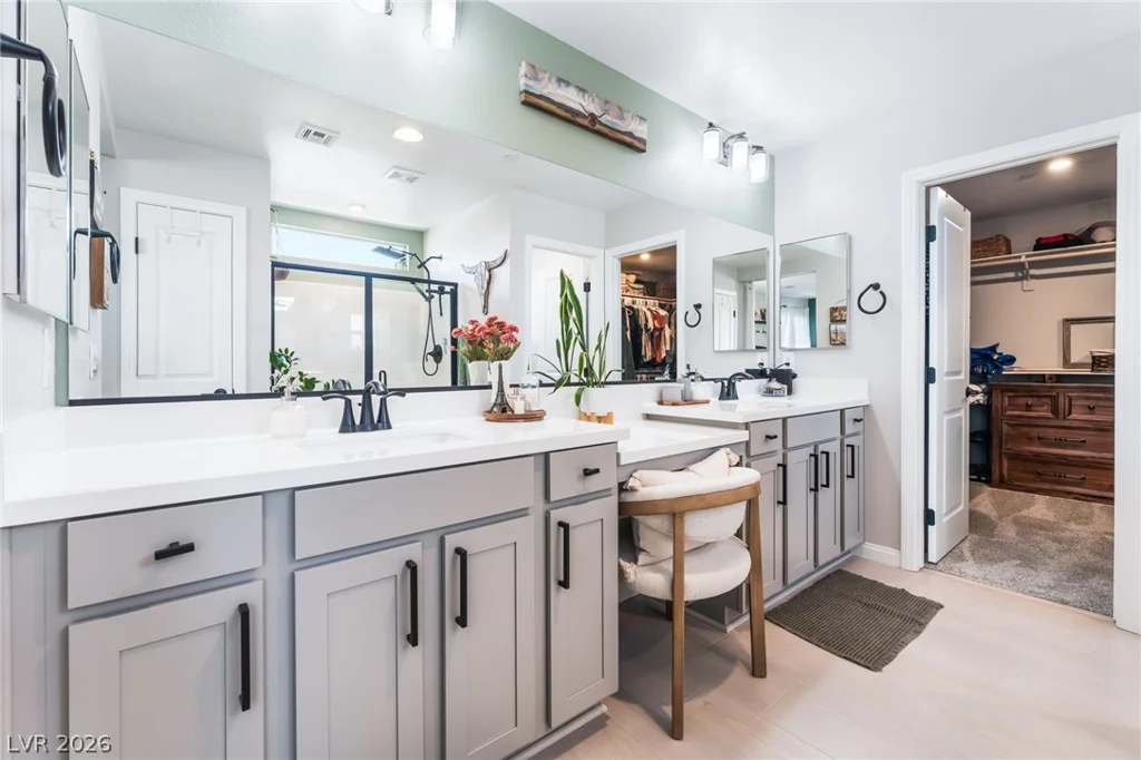 10400 Sadie Blake, Las Vegas, NV 89166