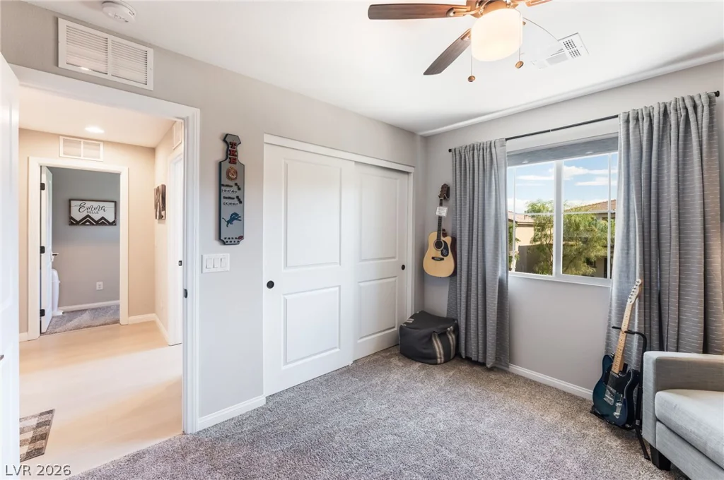 10400 Sadie Blake, Las Vegas, NV 89166