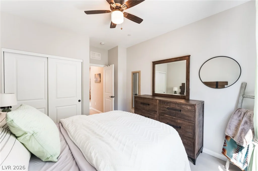 10400 Sadie Blake, Las Vegas, NV 89166