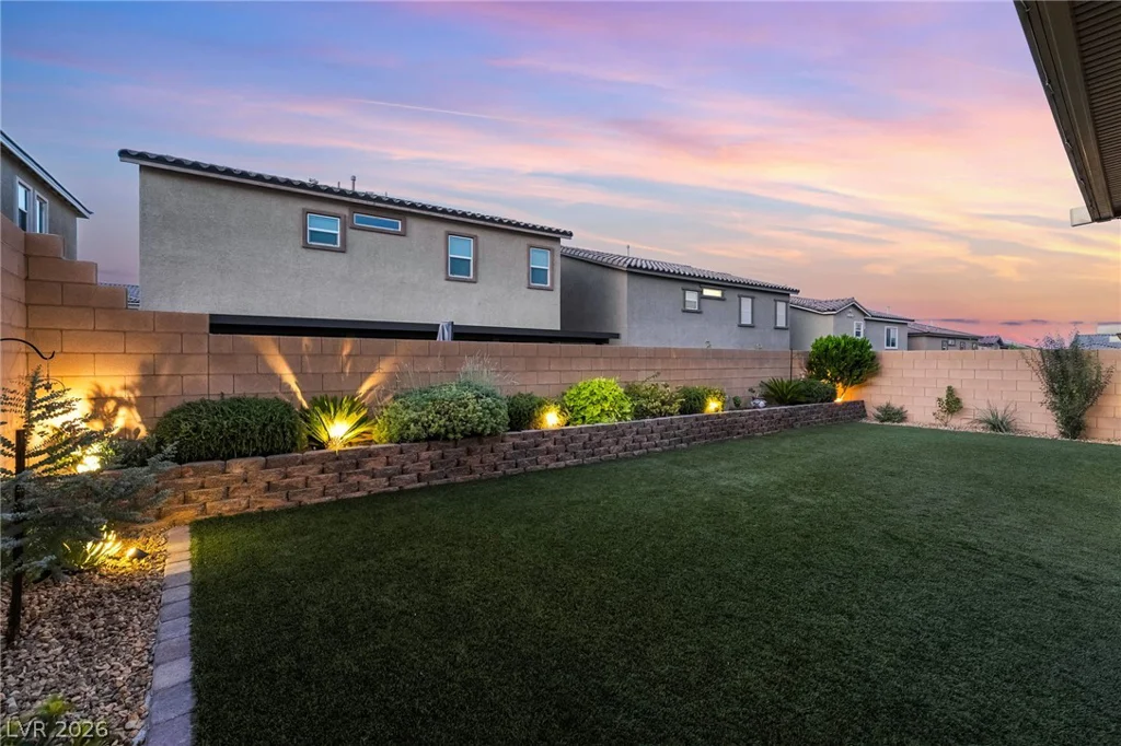 10400 Sadie Blake, Las Vegas, NV 89166