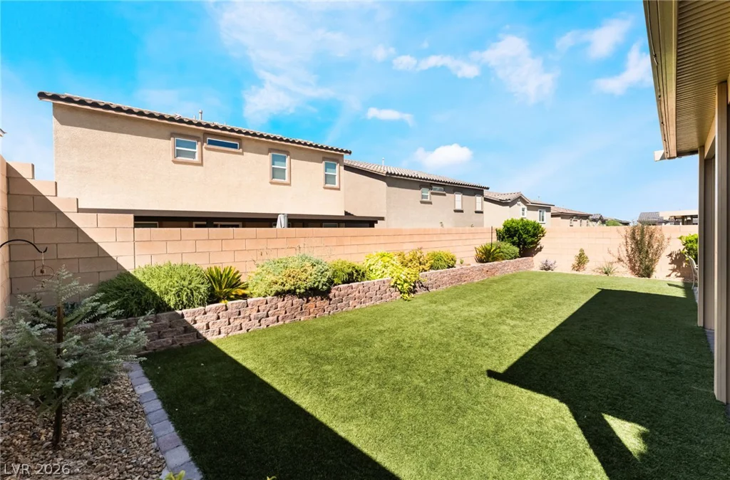 10400 Sadie Blake, Las Vegas, NV 89166