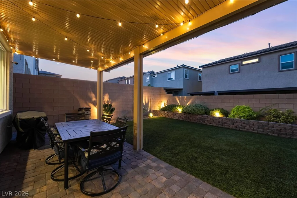 10400 Sadie Blake, Las Vegas, NV 89166