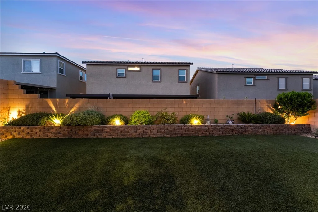 10400 Sadie Blake, Las Vegas, NV 89166