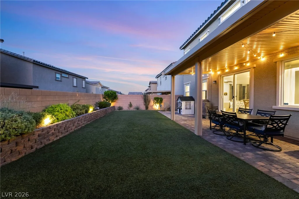 10400 Sadie Blake, Las Vegas, NV 89166