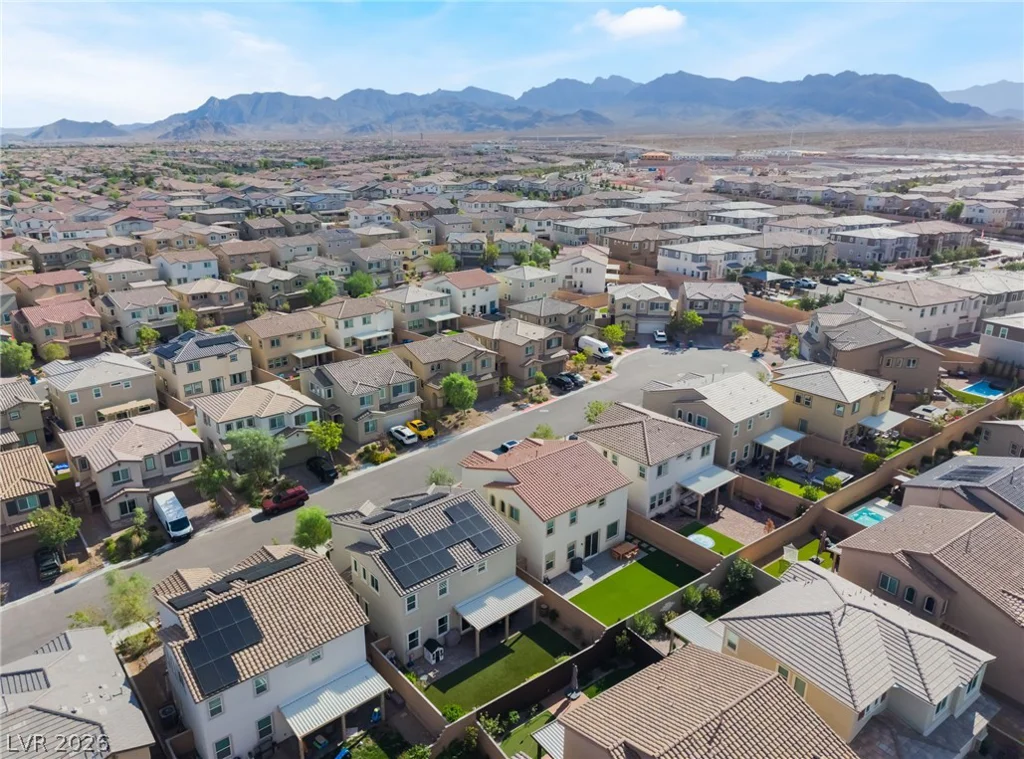 10400 Sadie Blake, Las Vegas, NV 89166