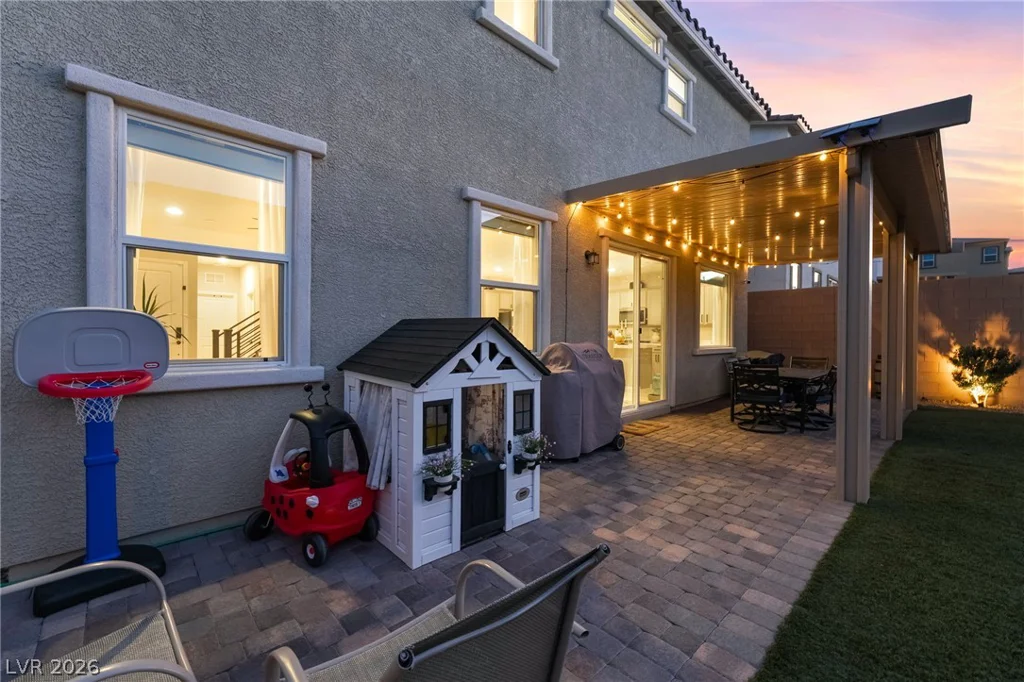 10400 Sadie Blake, Las Vegas, NV 89166