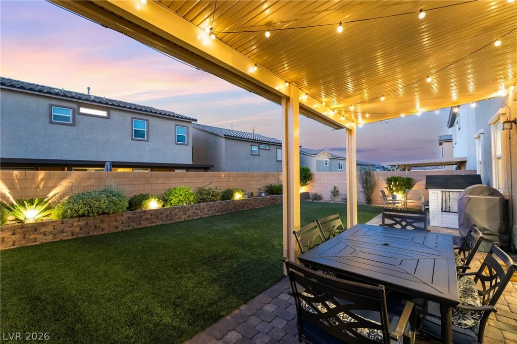 10400 Sadie Blake, Las Vegas, NV 89166