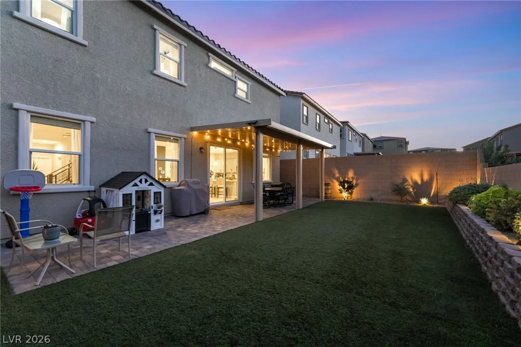 10400 Sadie Blake, Las Vegas, NV 89166