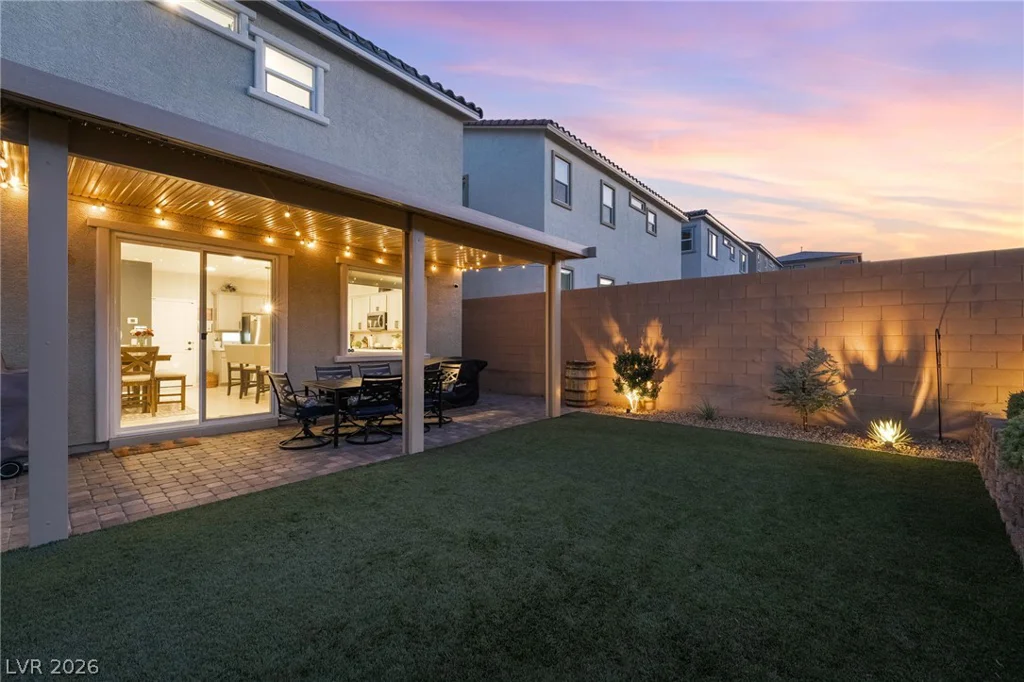 10400 Sadie Blake, Las Vegas, NV 89166