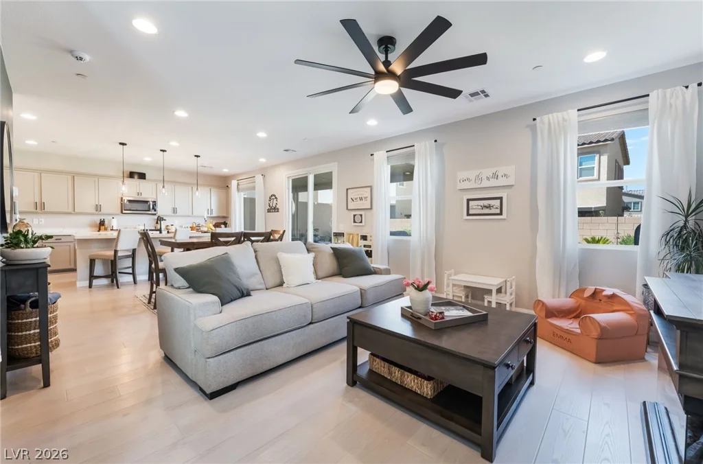 10400 Sadie Blake, Las Vegas, NV 89166