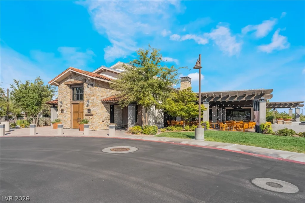 10400 Sadie Blake, Las Vegas, NV 89166
