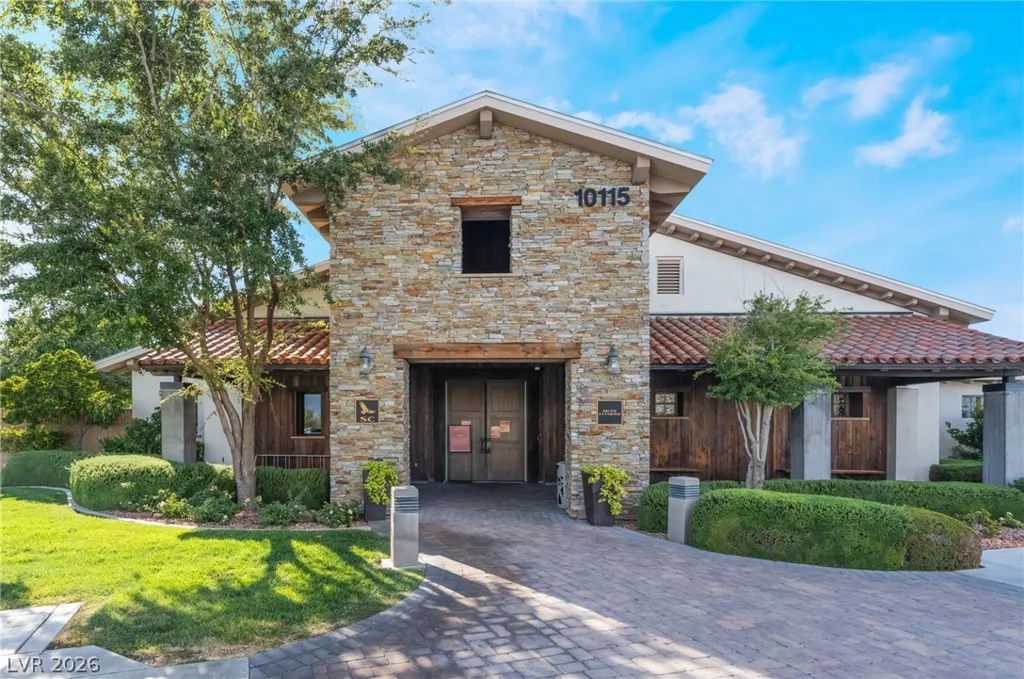 10400 Sadie Blake, Las Vegas, NV 89166