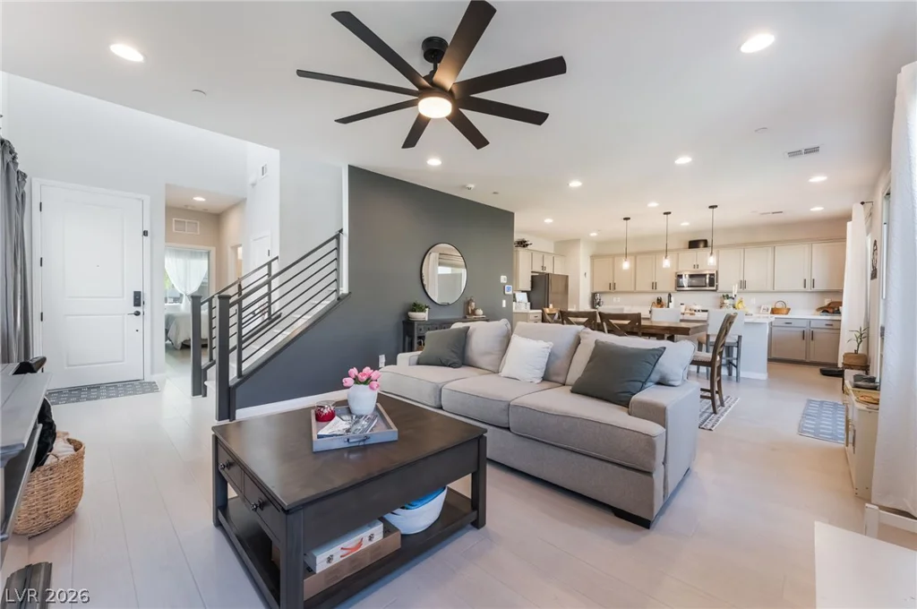 10400 Sadie Blake, Las Vegas, NV 89166