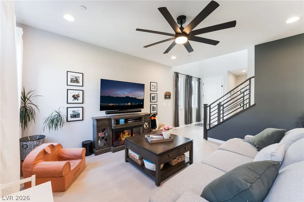 10400 Sadie Blake, Las Vegas, NV 89166