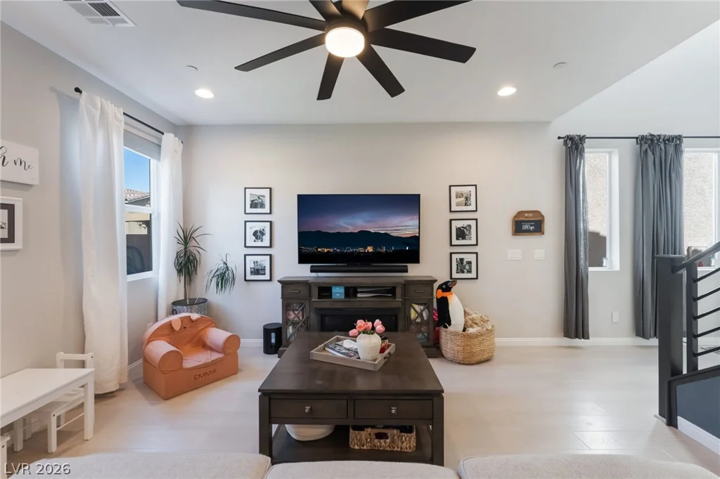 10400 Sadie Blake, Las Vegas, NV 89166