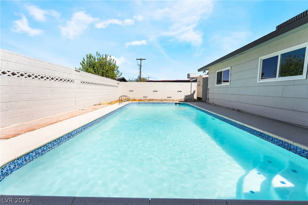 6504 Dinning, Las Vegas, NV 89107