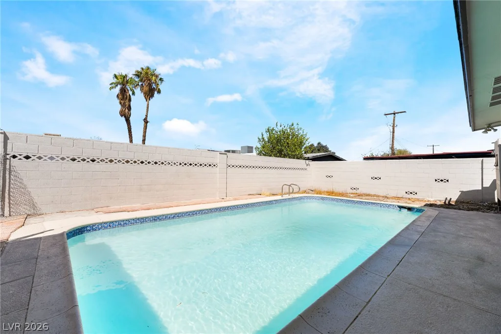 6504 Dinning, Las Vegas, NV 89107