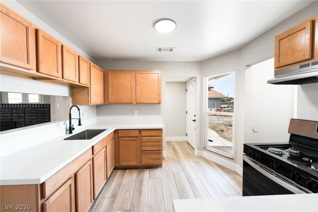 6504 Dinning, Las Vegas, NV 89107