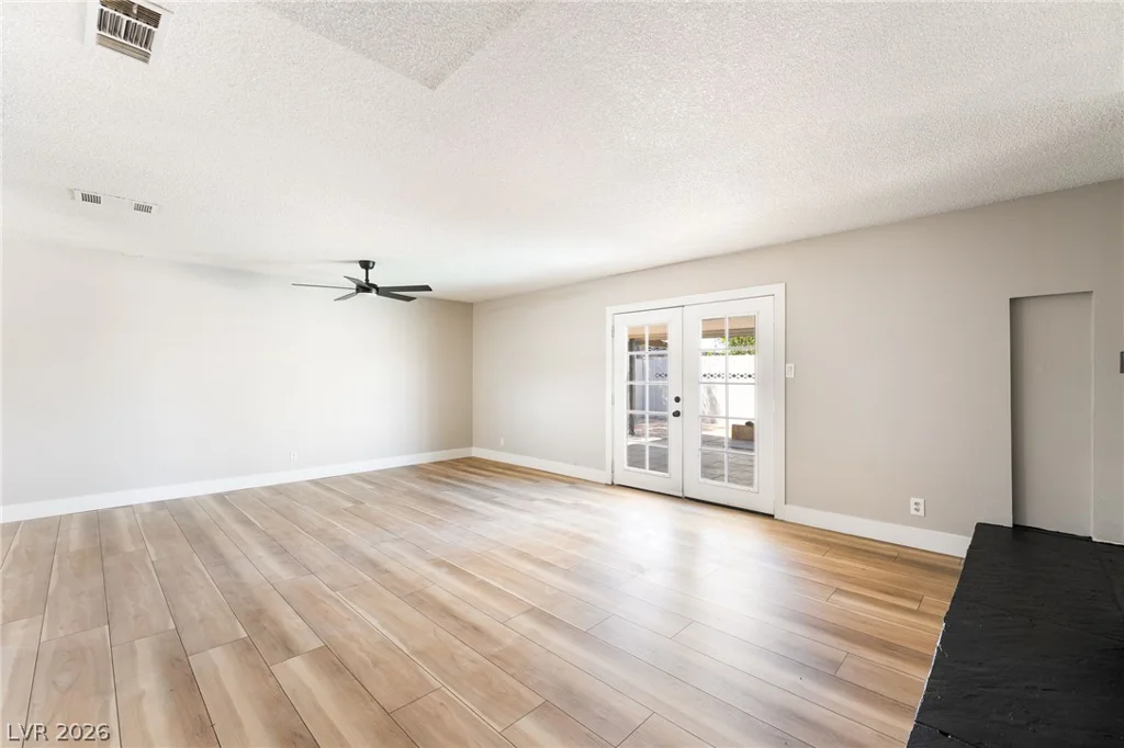 6504 Dinning, Las Vegas, NV 89107