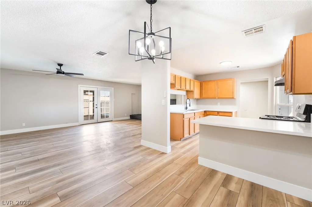 6504 Dinning, Las Vegas, NV 89107
