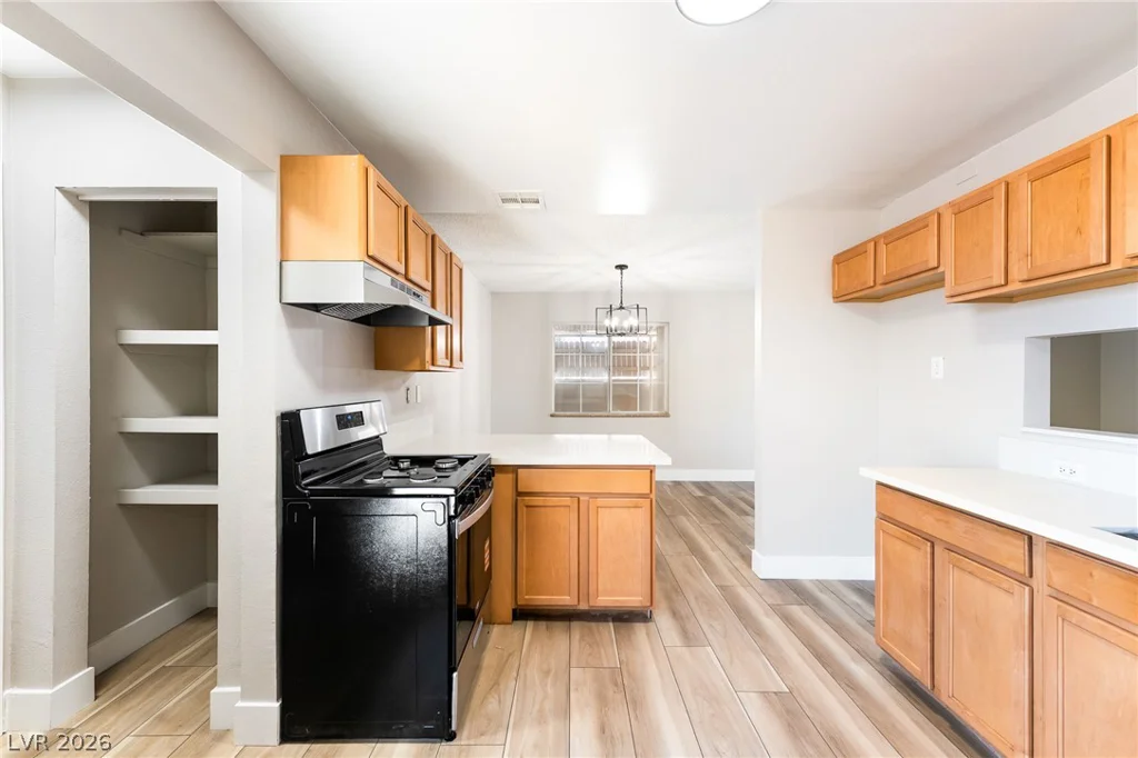 6504 Dinning, Las Vegas, NV 89107