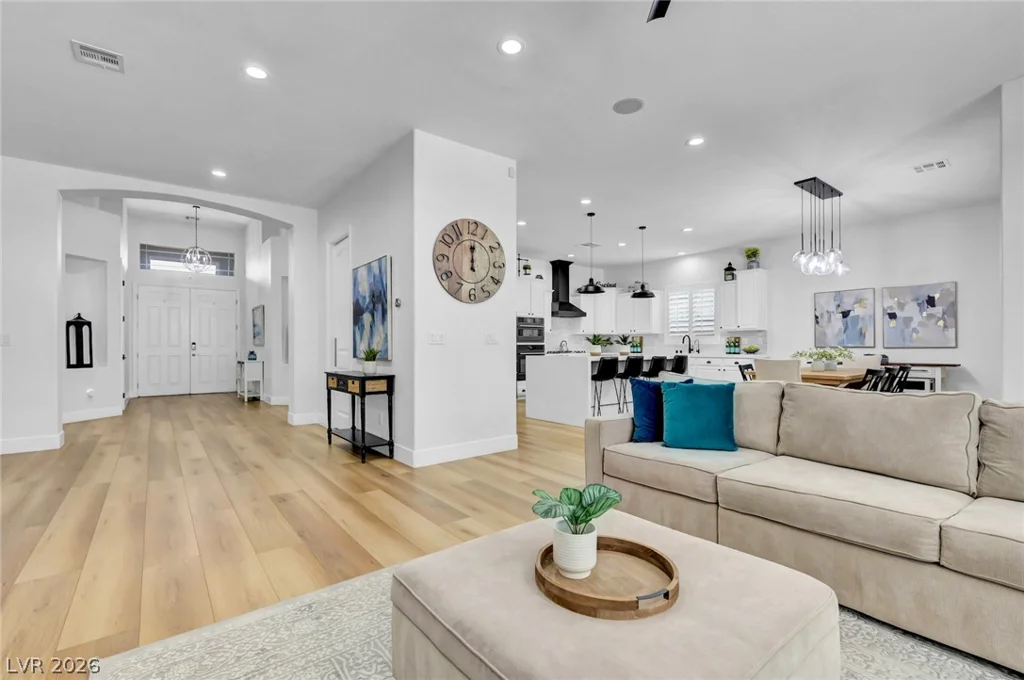 9155 Cimarron River, Las Vegas, NV 89149