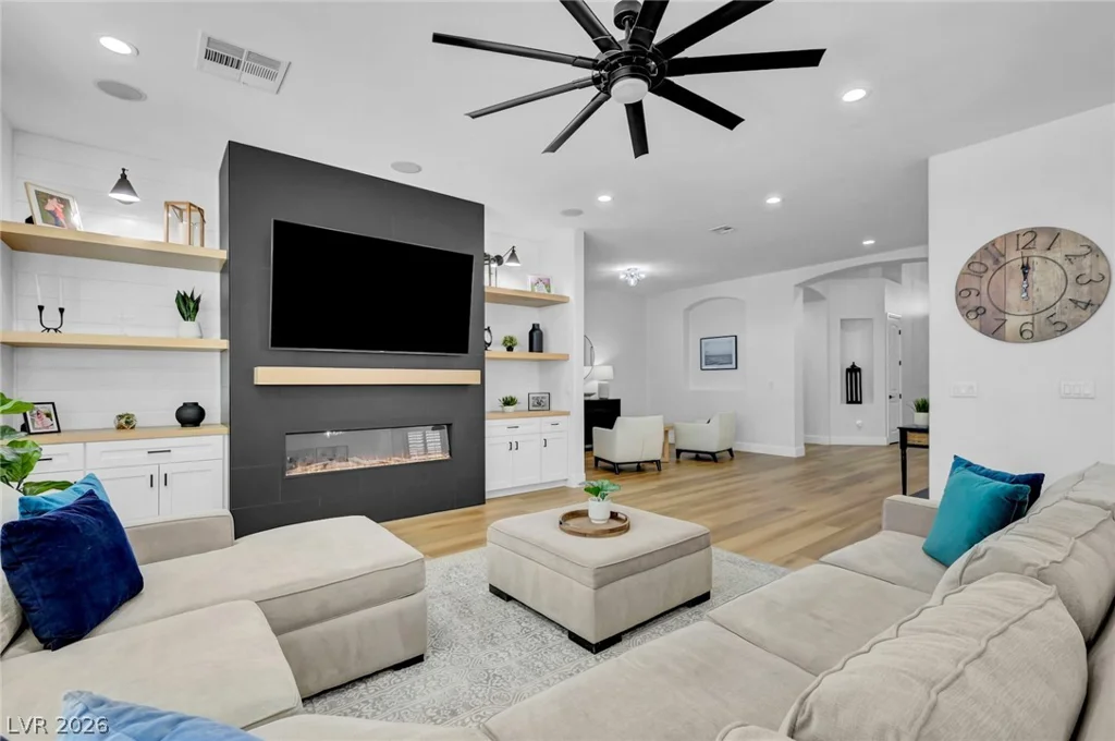 9155 Cimarron River, Las Vegas, NV 89149