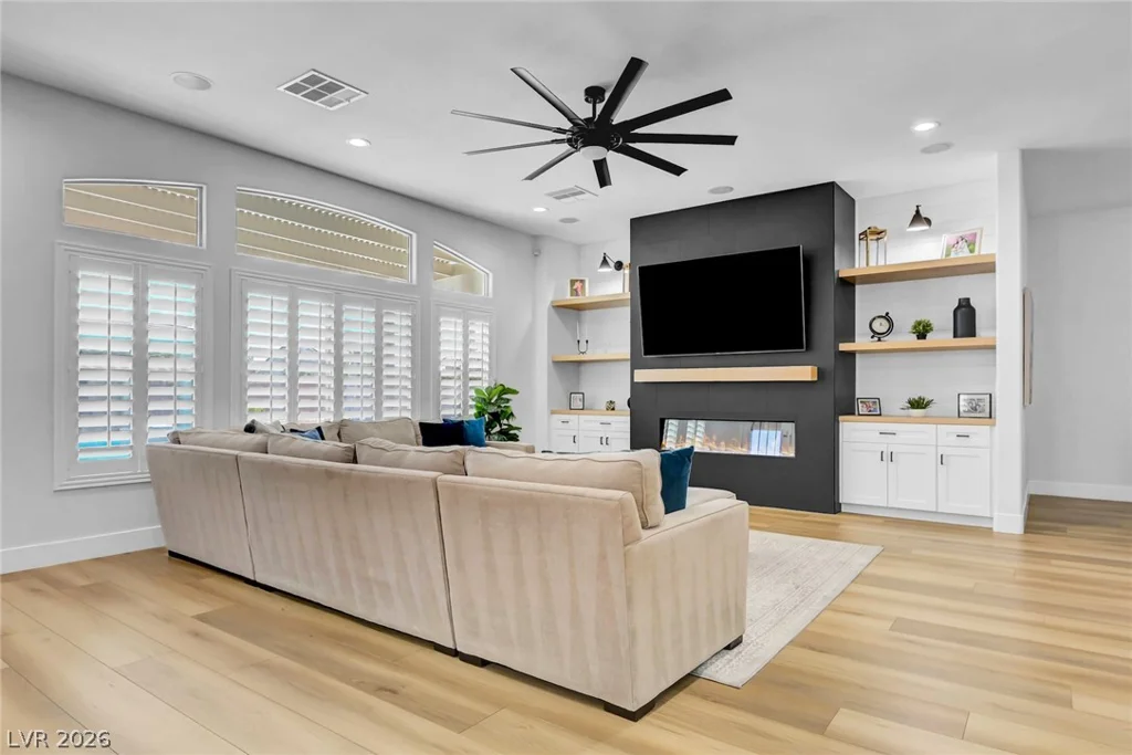 9155 Cimarron River, Las Vegas, NV 89149