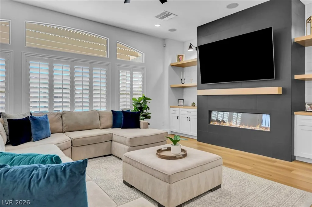 9155 Cimarron River, Las Vegas, NV 89149